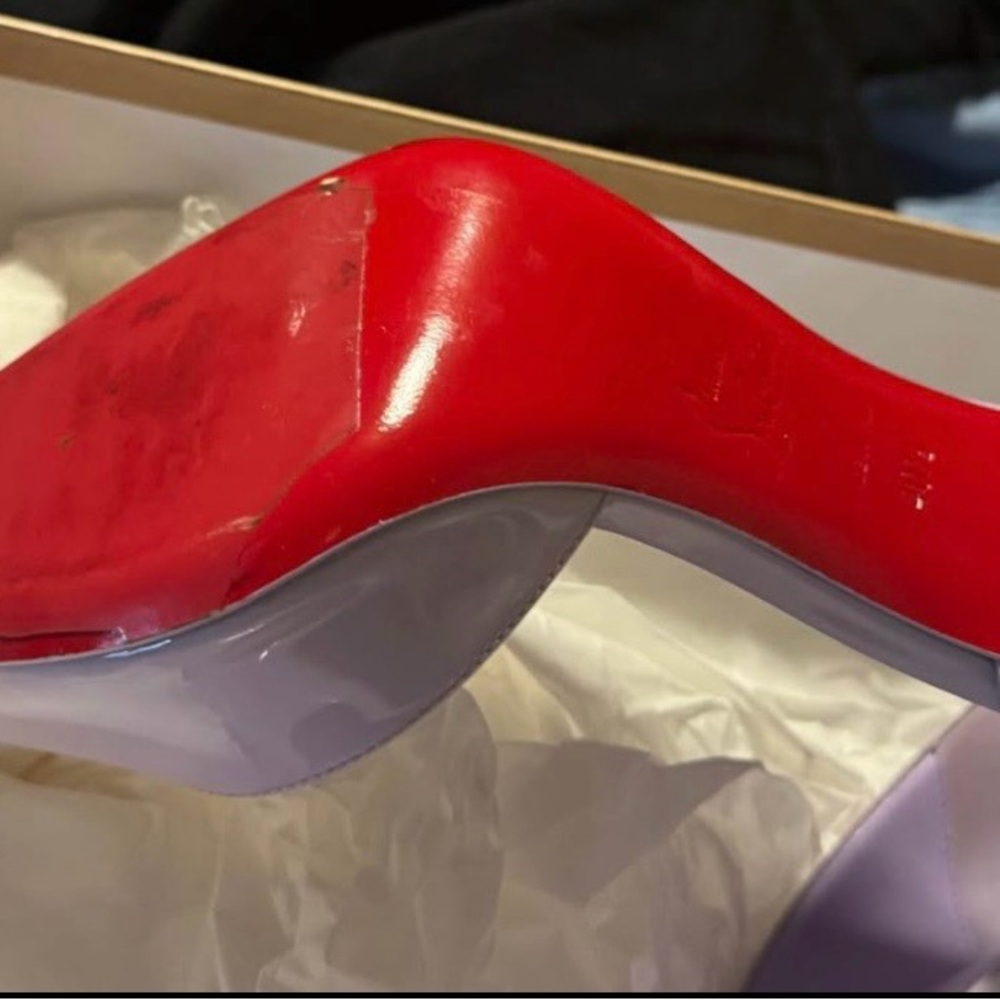 Christian Louboutin Lavender Heels with Iconic Red Soles - Picture 3 of 3